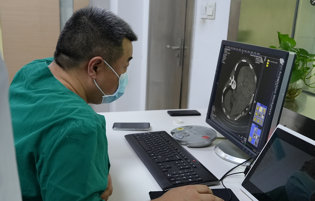 陈春丽主任的“温柔一刀”：微创介入如何让七旬肺癌老人重获新生